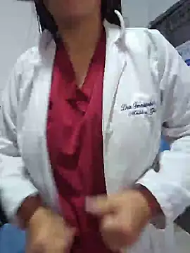 JustSamantha_ Show in webcam