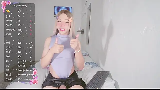lissy_dhaniels: διαδικτυακό σόου στην κάμερα