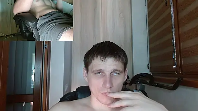 Show modela Poliglotjoe1 na web-kameri