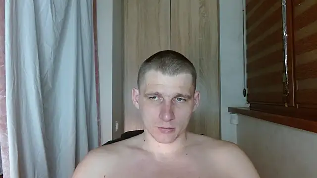 Show modela Poliglotjoe1 na web-kameri