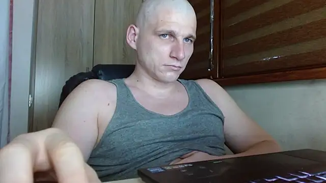 Poliglotjoe1 Pertunjukan Webcam
