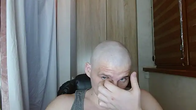 Show modela Poliglotjoe1 na web-kameri