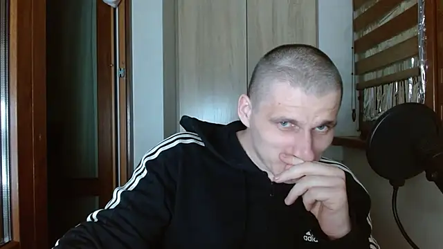 Show modela Poliglotjoe1 na web-kameri