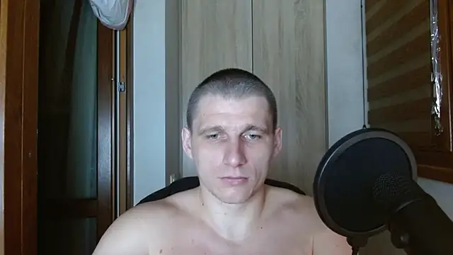 Show modela Poliglotjoe1 na web-kameri