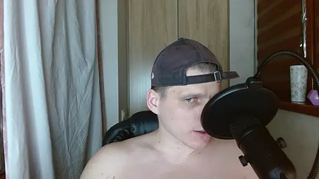 Show modela Poliglotjoe1 na web-kameri