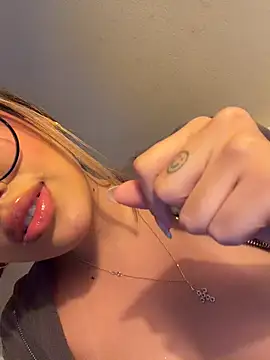 saliha_pinky_'s Webcam Show