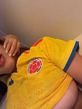 saliha_pinky_ Show Webcam