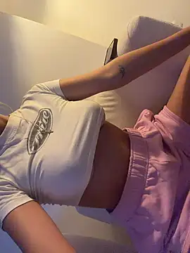 saliha_pinky_ – live chatrum