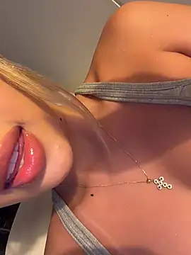 saliha_pinky_'s Webcam Show