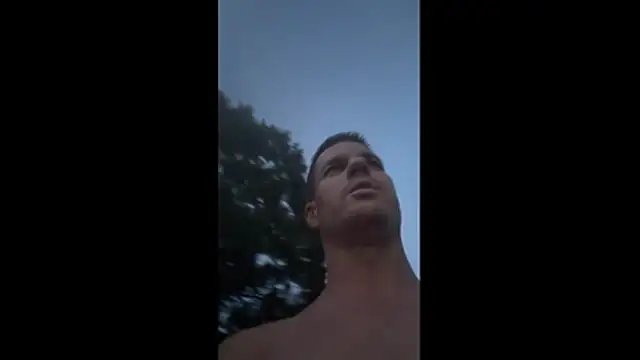 Pokazy przed kamerką – JockNThirsty
