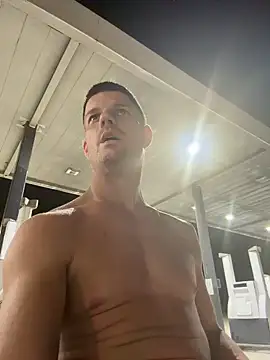 JockNThirsty: διαδικτυακό σόου στην κάμερα