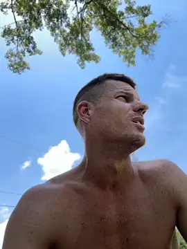 JockNThirsty: διαδικτυακό σόου στην κάμερα