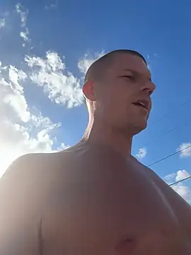 JockNThirsty: διαδικτυακό σόου στην κάμερα