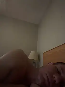JockNThirsty: διαδικτυακό σόου στην κάμερα