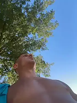 JockNThirsty: διαδικτυακό σόου στην κάμερα