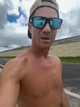 JockNThirsty 网络视讯表演