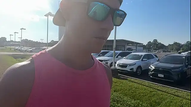 הופעת וובקאם של JockNThirsty