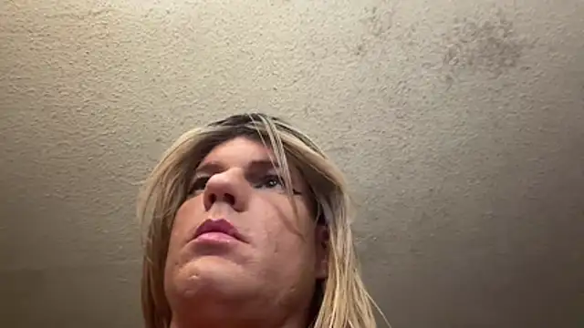 JockNThirsty: διαδικτυακό σόου στην κάμερα