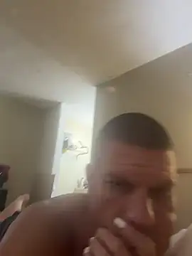 JockNThirsty: διαδικτυακό σόου στην κάμερα