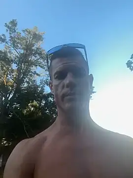 JockNThirsty 网络视讯表演