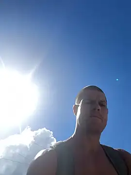JockNThirsty: διαδικτυακό σόου στην κάμερα