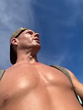 הופעת וובקאם של JockNThirsty