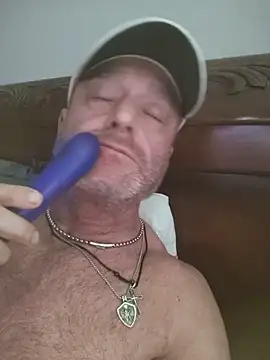 Slydog1010 Show in webcam