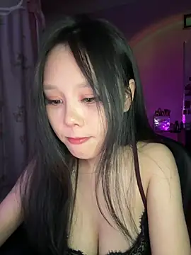 Emely-lysea 在線直播表演