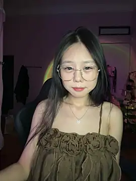 Emely-lysea's Live XXX Chat