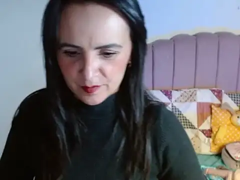 Juliana__lx élő XXX-chatje
