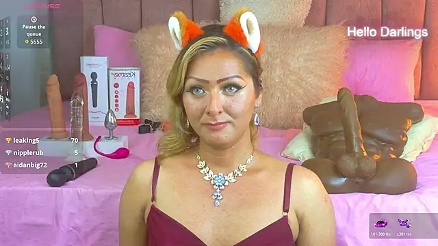 Lunitaa_Diva Show in webcam