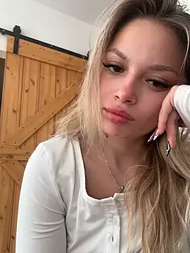 دردشة Ibolya_7 الجنسية المباشرة