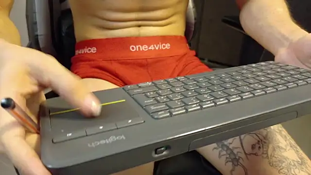 Pokazy przed kamerką – eren_jeager