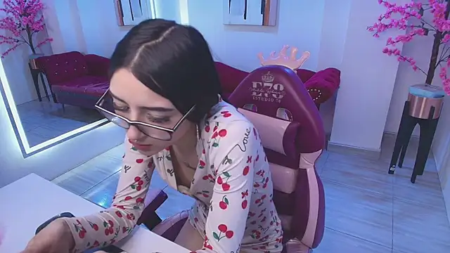 Emily_andrewsn Live XXX chat