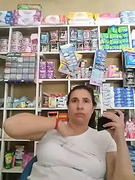 MIA-LARIOS' Live XXX Chat