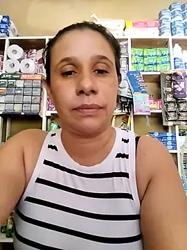 MIA-LARIOS live XXX chat