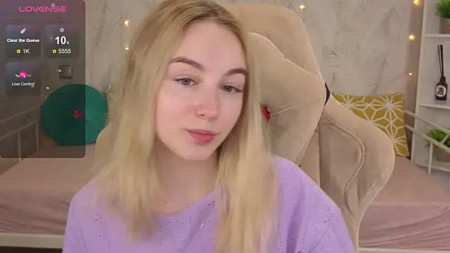 Shy_Polly Chat XXX in diretta