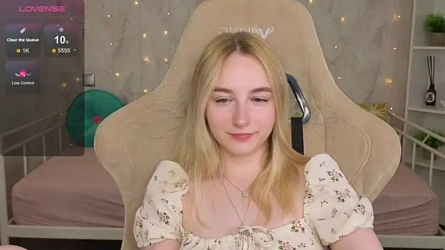Shy_Polly Adlı Modelin Canlı XXX Sohbeti