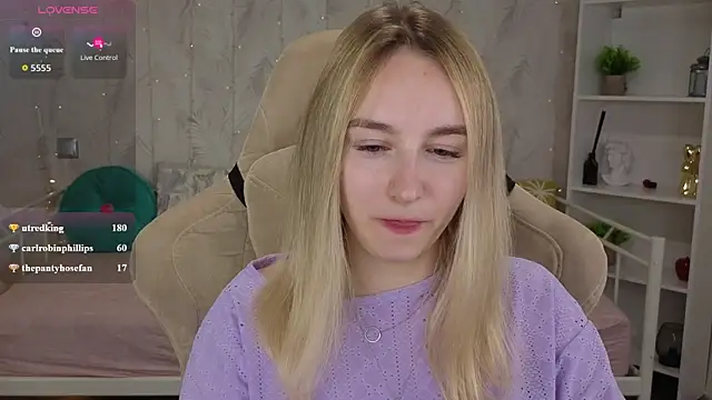 Shy_Polly's Webcam Show