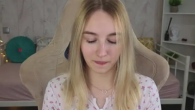 Shy_Polly live XXX chat