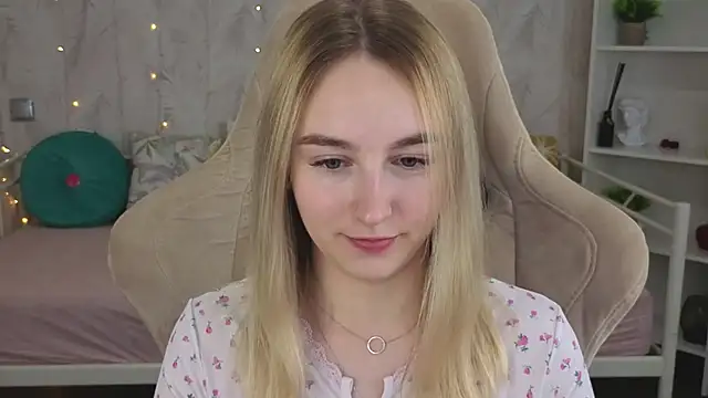 XXX chat uživo modela Shy_Polly