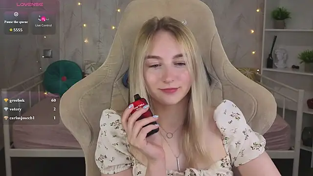 Shy_Polly's Live XXX Chat