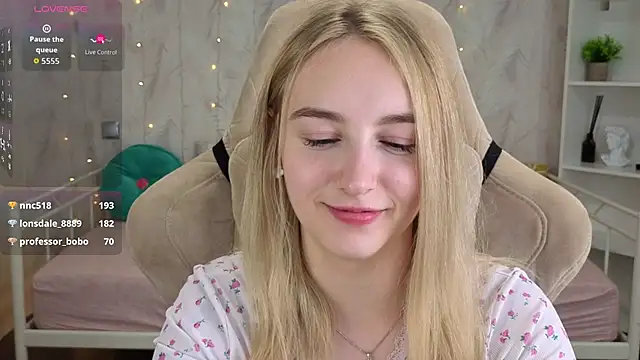 Shy_Polly's Live XXX Chat