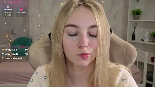 Shy_Polly লাইভ XXX চ্যাট