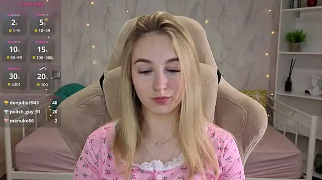 Shy_Polly Adlı Modelin Canlı XXX Sohbeti