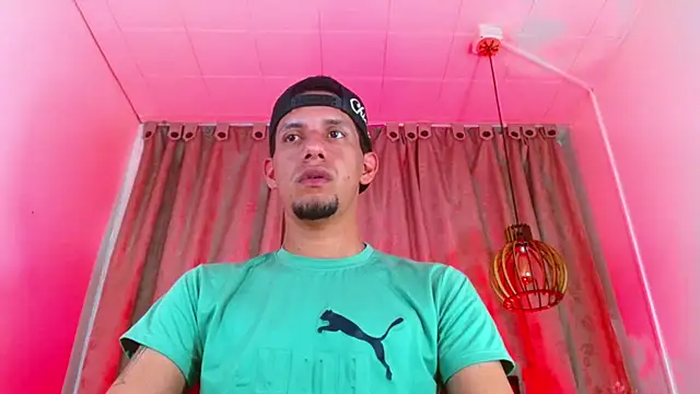 Pertunjukan Kamera Web Sebastian_Smith__