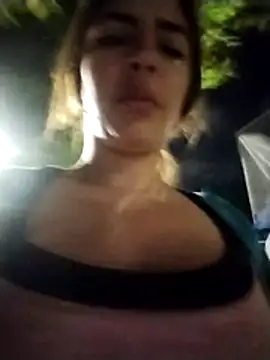 Latina_azura333: διαδικτυακό σόου στην κάμερα