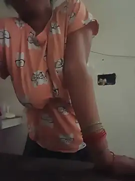 Savita_bhabhi_enjoy: διαδικτυακό σόου στην κάμερα