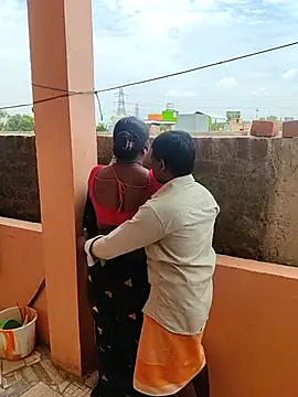 Pertunjukan Kamera Web Desicouple1706
