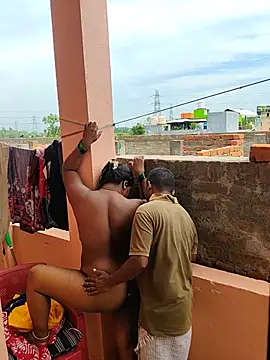 Pertunjukan Kamera Web Desicouple1706